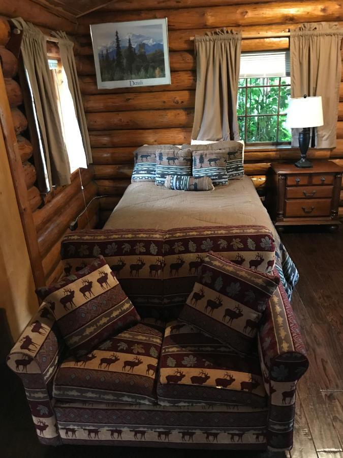 Gwin'S Lodge & Roadhouse Cooper Landing Экстерьер фото