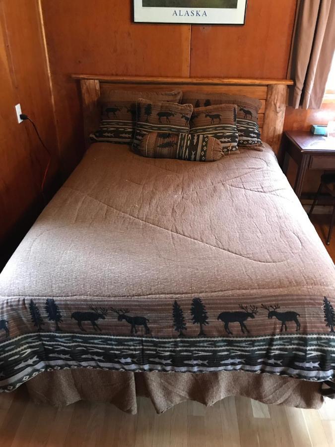 Gwin'S Lodge & Roadhouse Cooper Landing Экстерьер фото