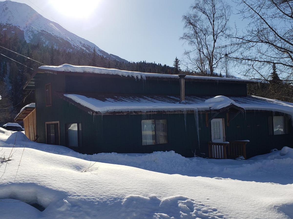 Gwin'S Lodge & Roadhouse Cooper Landing Экстерьер фото