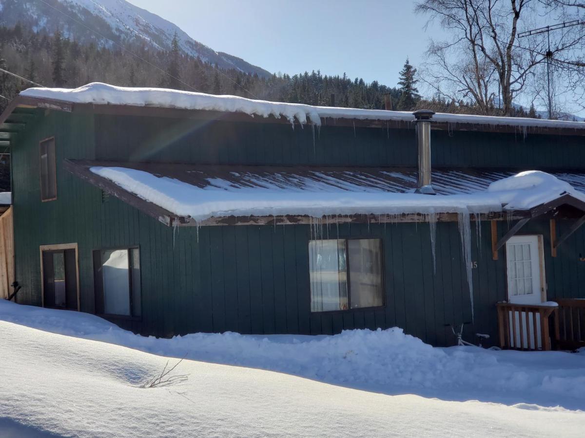 Gwin'S Lodge & Roadhouse Cooper Landing Экстерьер фото